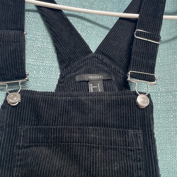 Black Overall Skirt with front Pocket - Picture 3 of 4